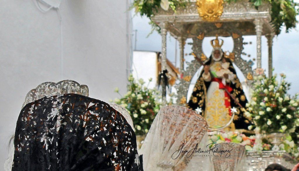 Mantillas en la procesión mantilla procesion el carpio