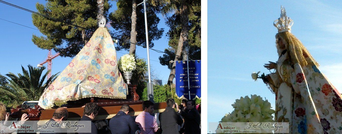 Virgen de la Cabeza de Baeza vestida con un manto de flores