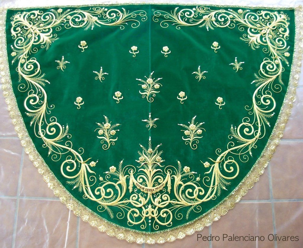Manto Virgen de la Cabeza Málaga Pedro Palenciano manto cofradia de malaga