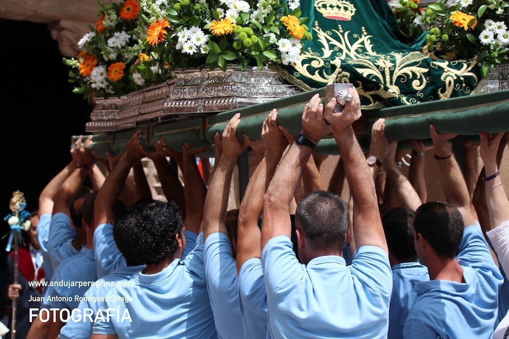 anderos cofradia de montoro en procesion