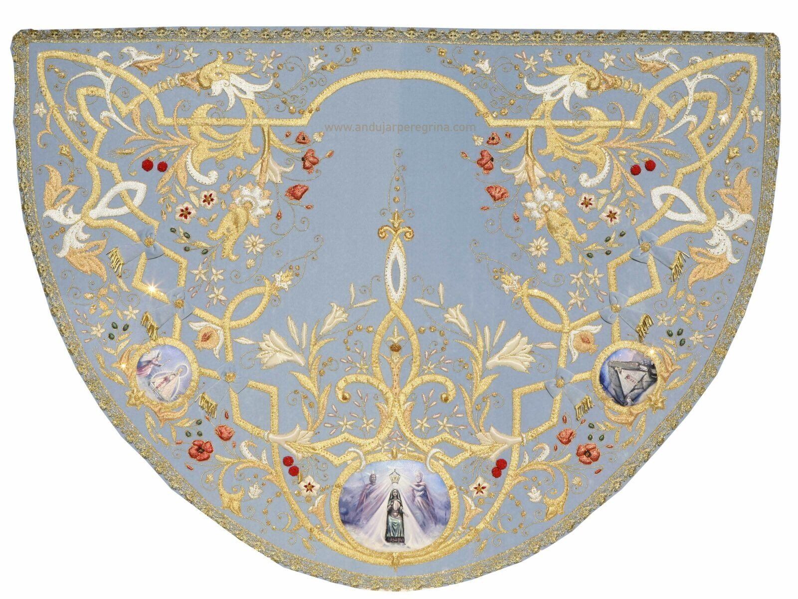 Manto de estreno de la Virgen de la Cabeza año 2017 manto azul celeste virgen de la cabeza