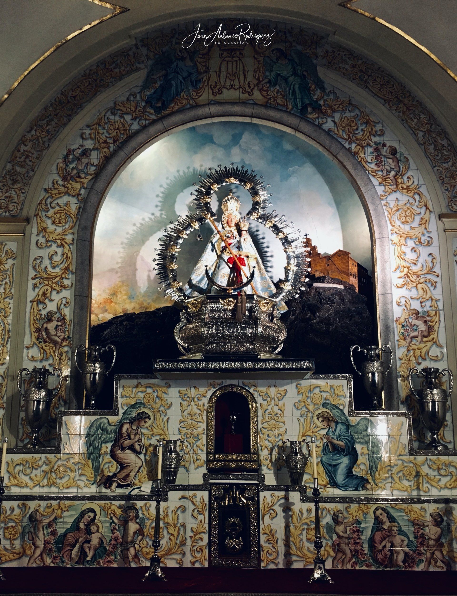 Altar de la Morenita en la iglesia de San Ginés Madrid iglesia de San Gines Madrid