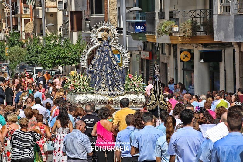 virgen de la cabeza de Torredelcampo en procesion