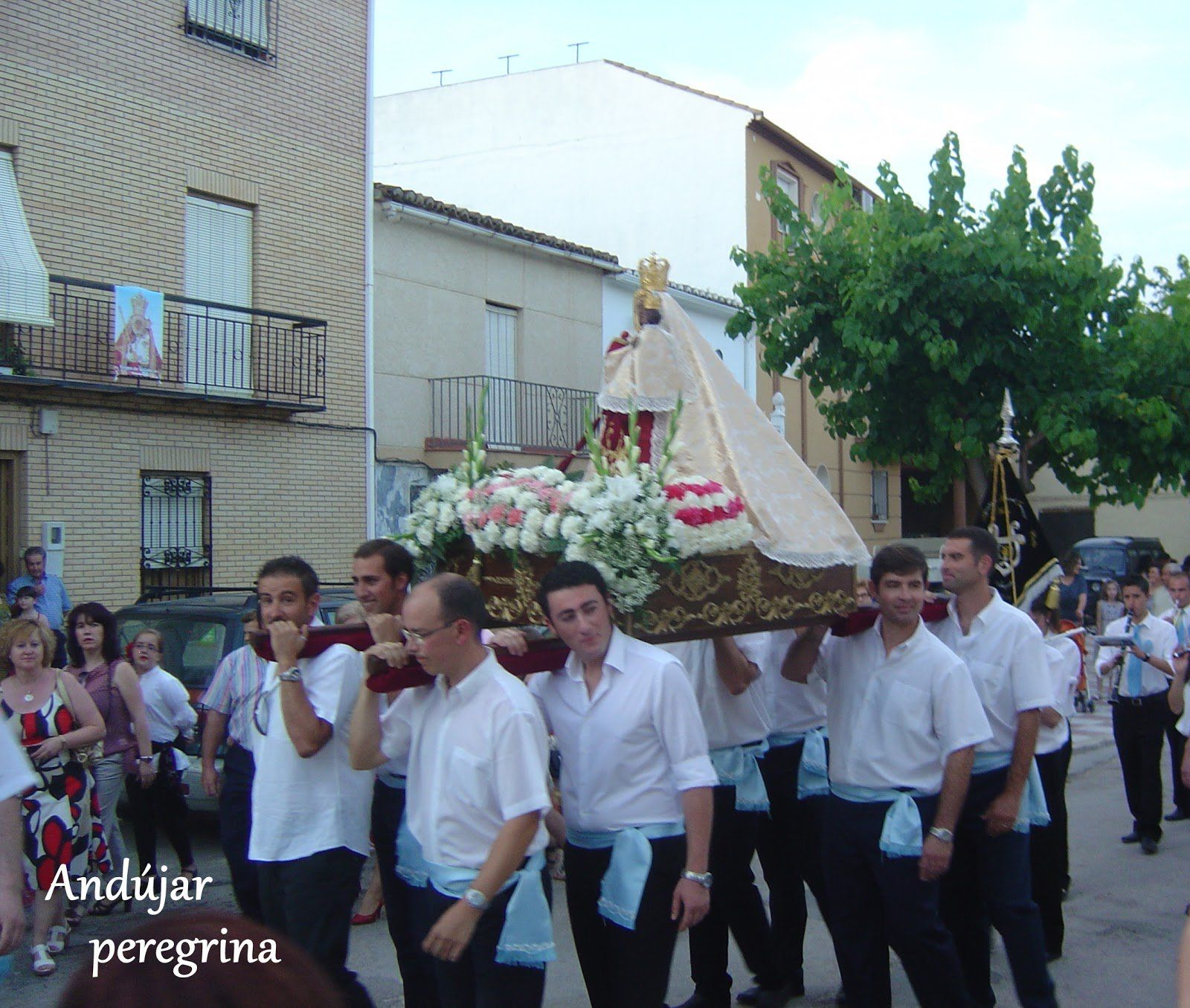 virgen de la cabeza de villargordo en procesion