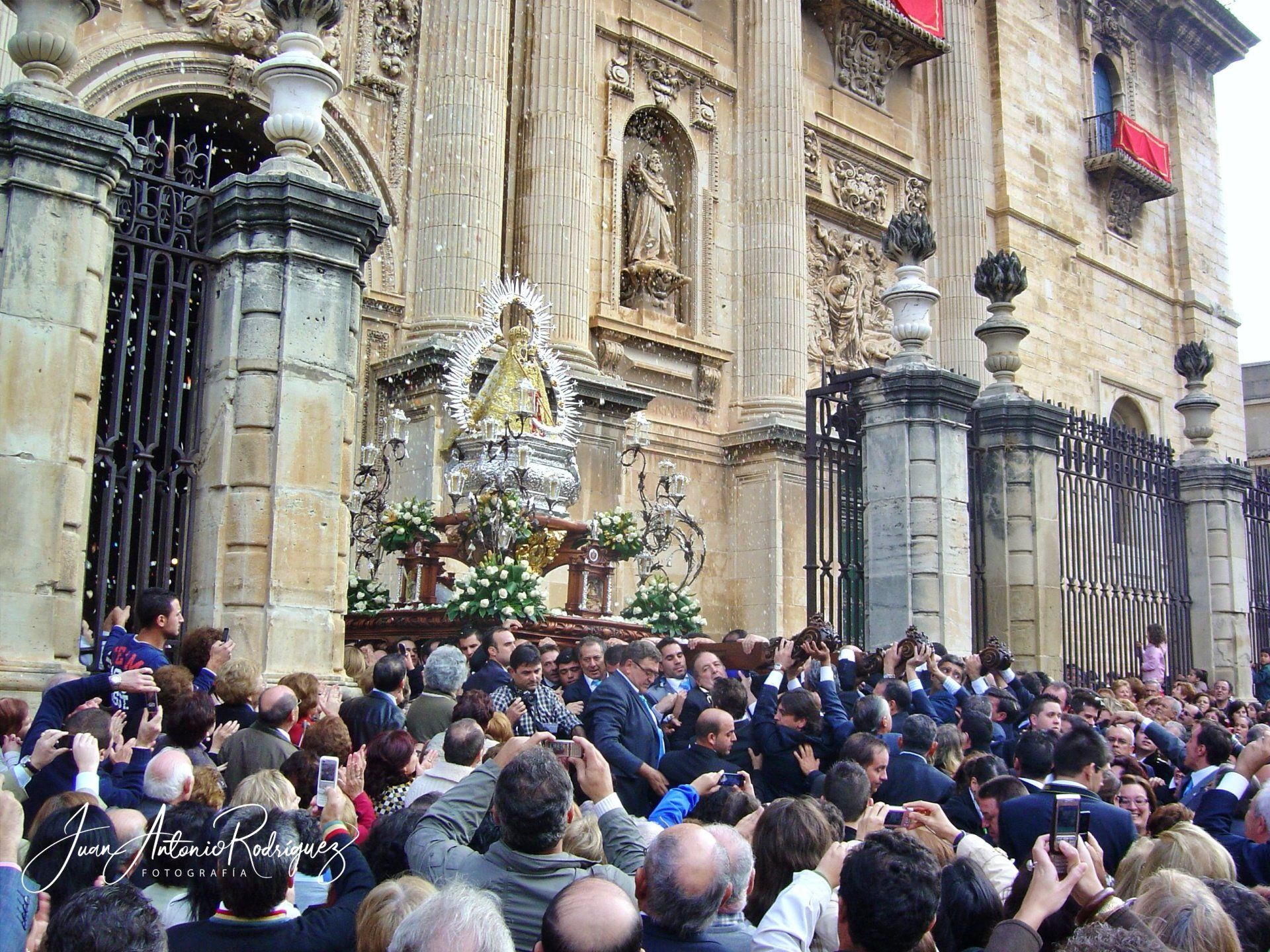 Virgen de la Cabeza Rosa de oro 2009 Jaén Virgen de la Cabeza Catedral Jaén Rosa de oro