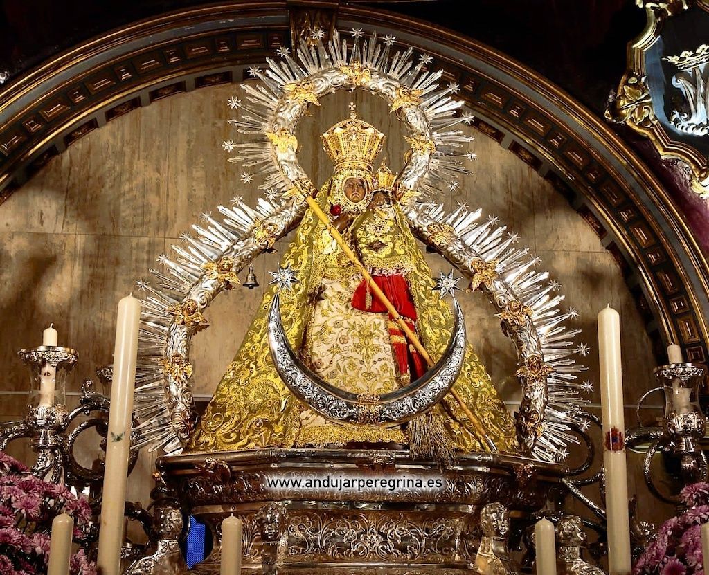 nuevo manto de la virgen de la cabeza para la romeria de andujar 2023
