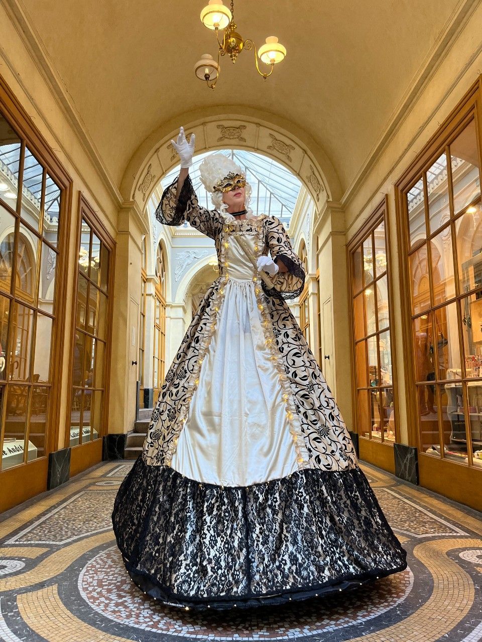 Satine Versailles Satine Versailles