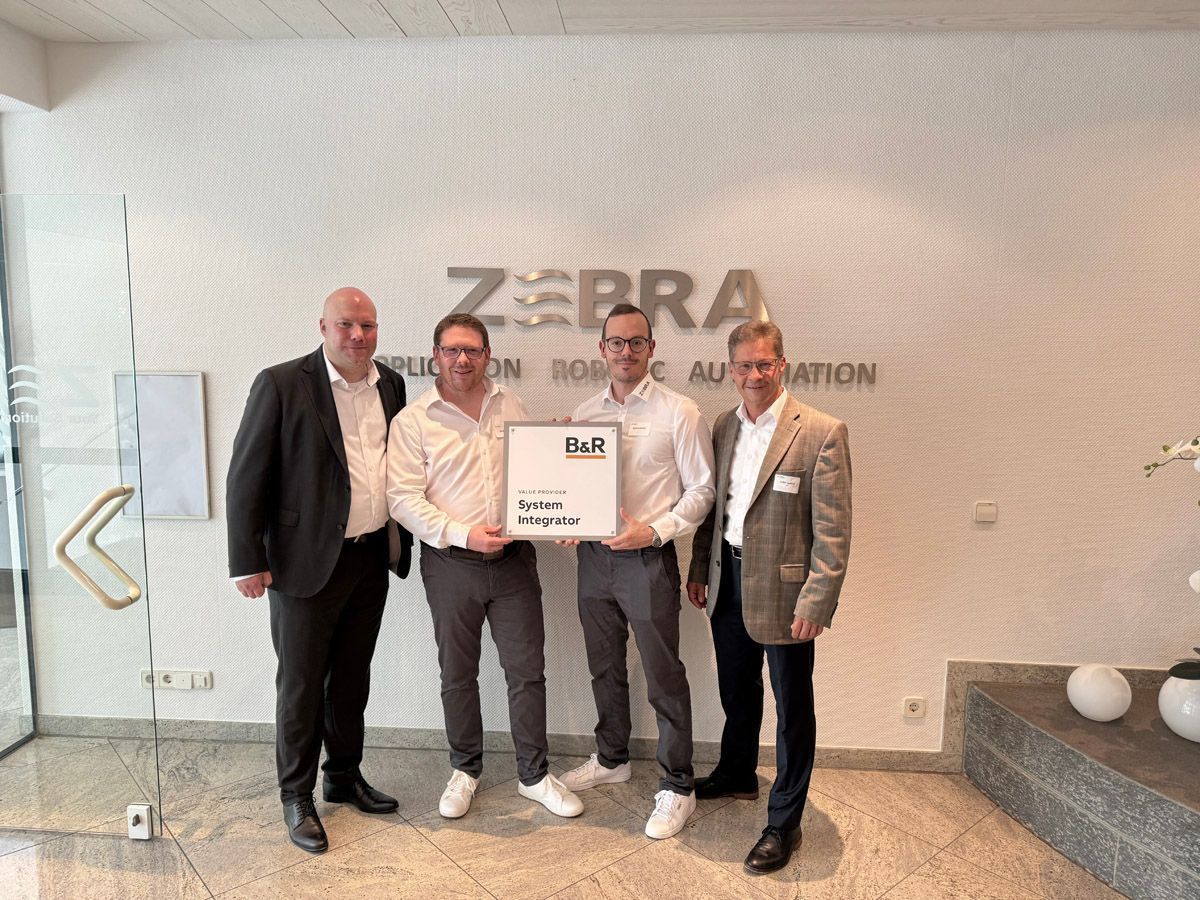 Receiving the B&R Value Provider and System Integrator award.