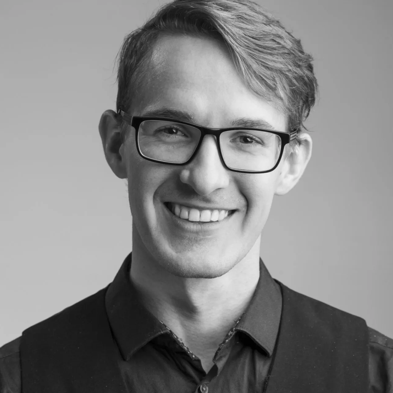 Bewerbungsbild Schwarz-Weiß aus dem Fotostudio von Bildsilber-Fotografie