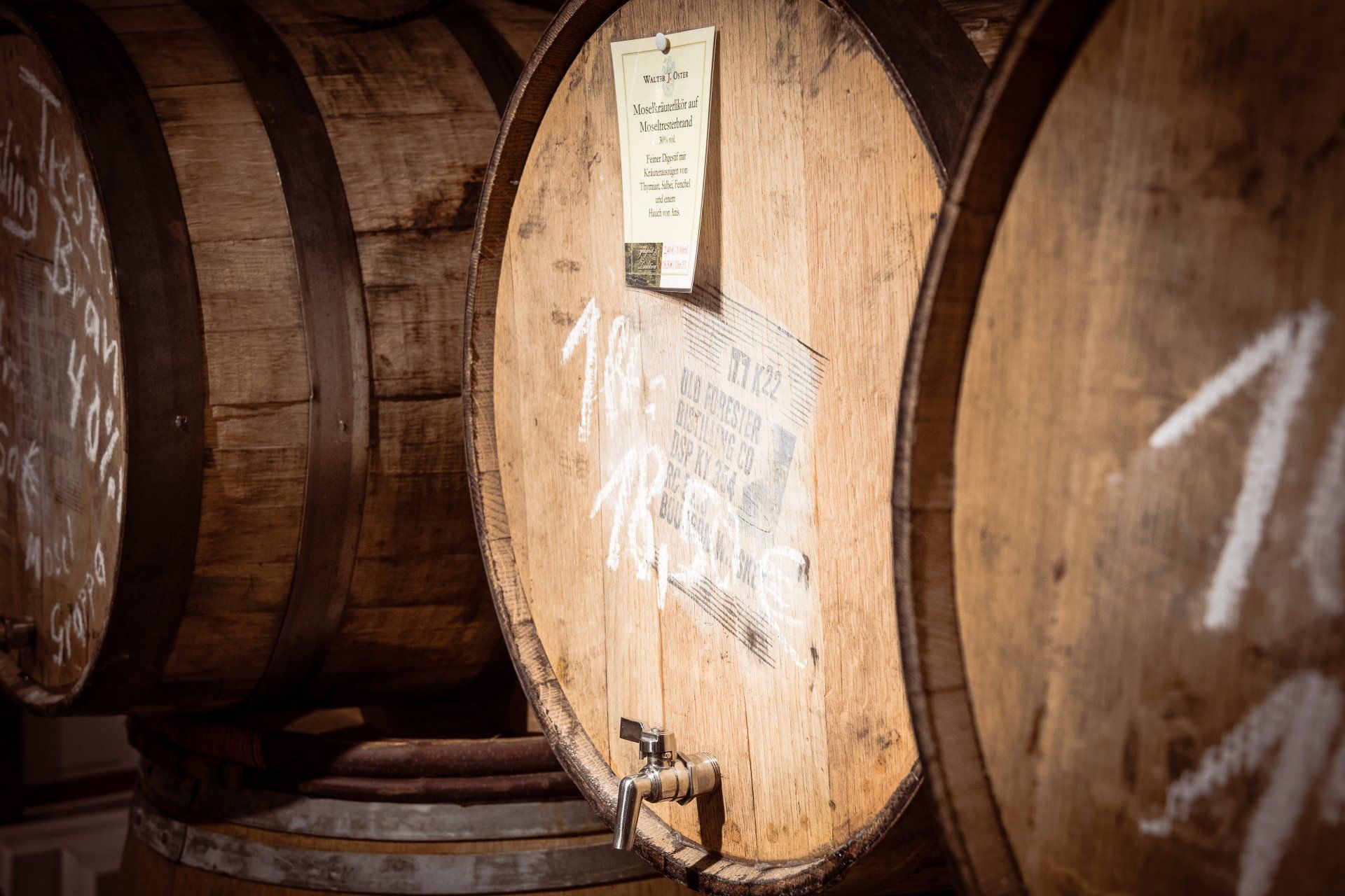 Weinfässer alt