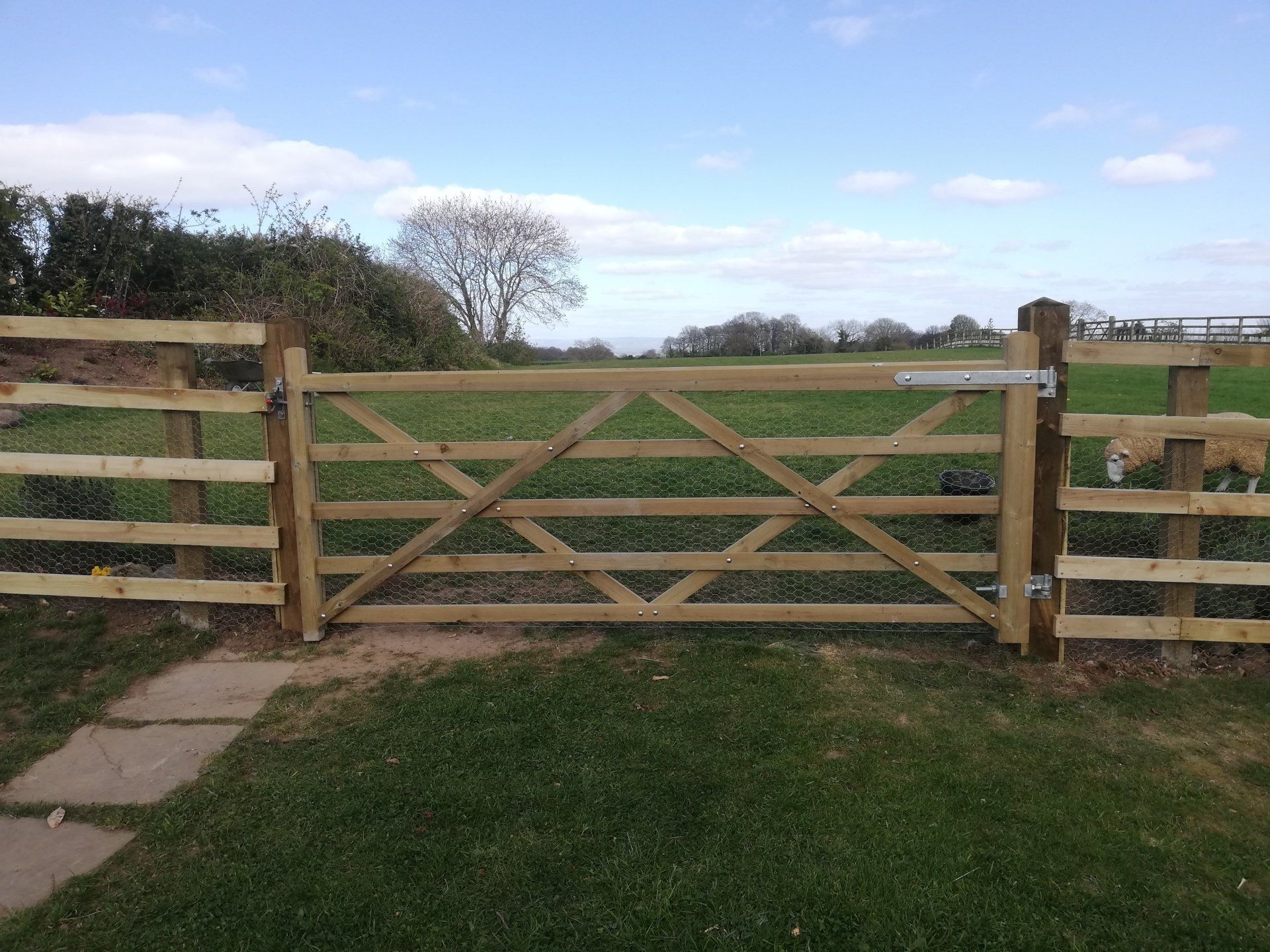 5 Bar Gate