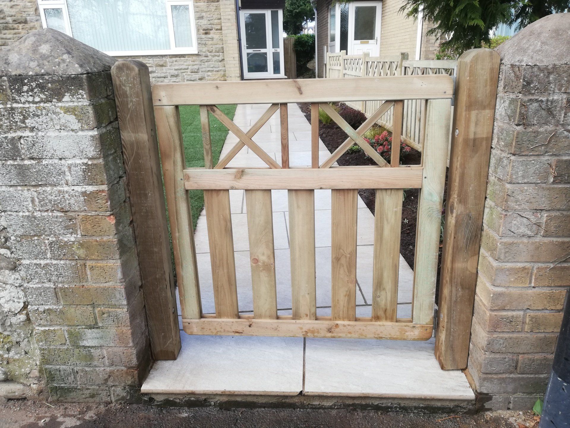 Elite Top Cross Gate