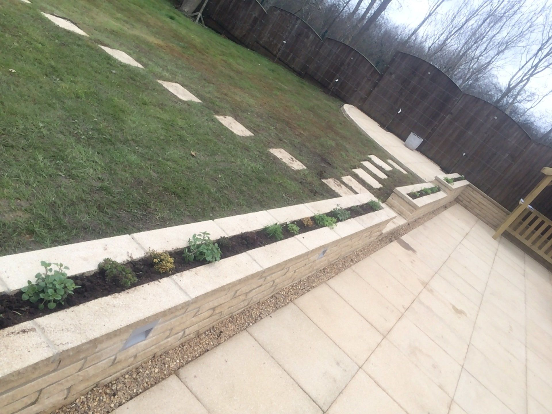 Marshalite Walling with Planting Bed