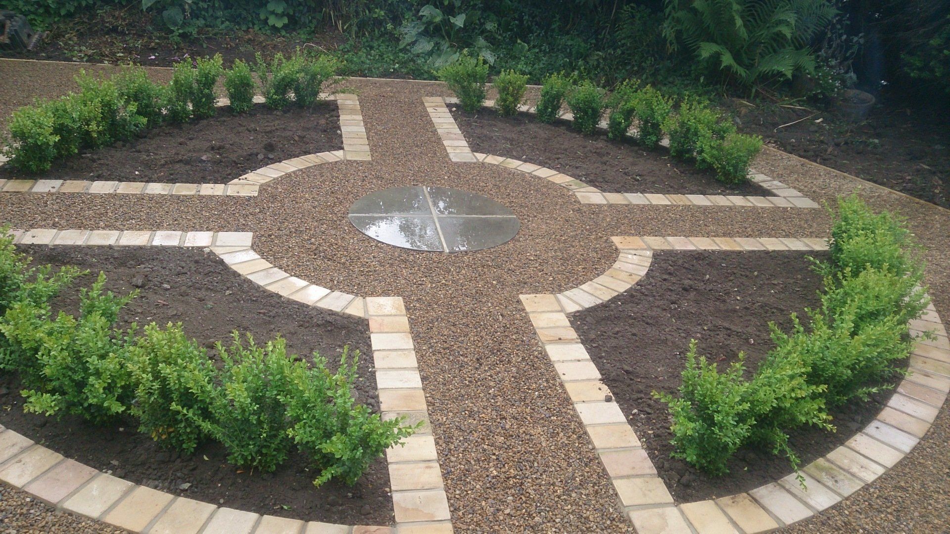 Gravel Circle with Sandown Setts