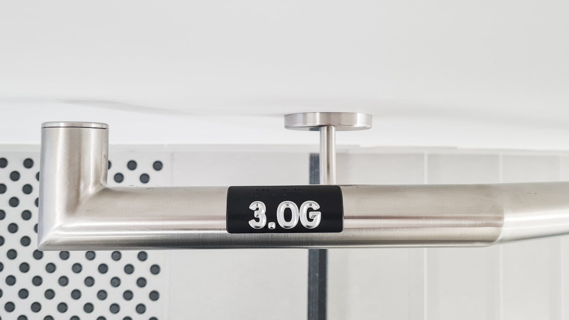 Taktiler Handlauf bei Datev mit der Aufschrift 3.OG