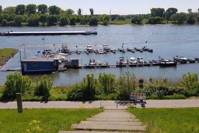Rafting Tour auf dem Rhein M4 von Leverkusen- Wiesdorf  bis  Zons
