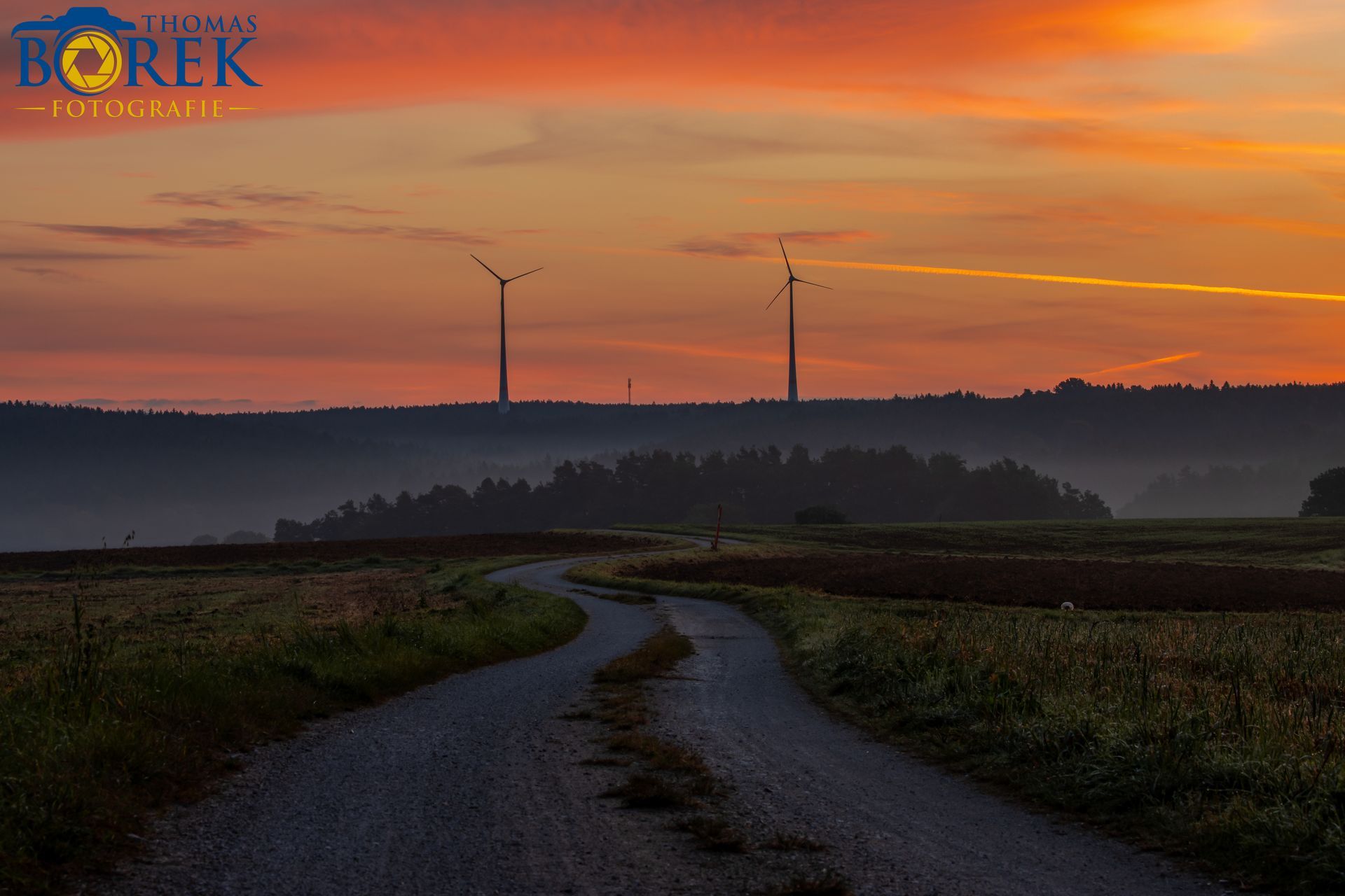 Sonnenaufgang mit Weg