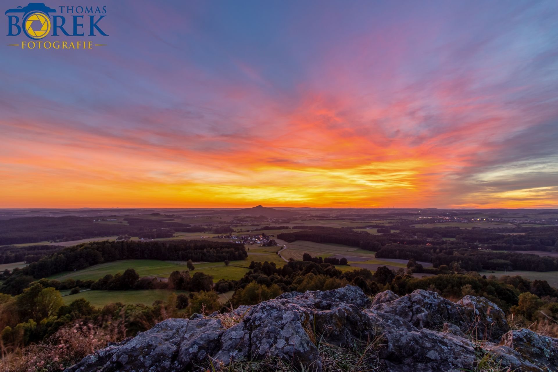 Sonnenuntergang mit Blick über den Horizont