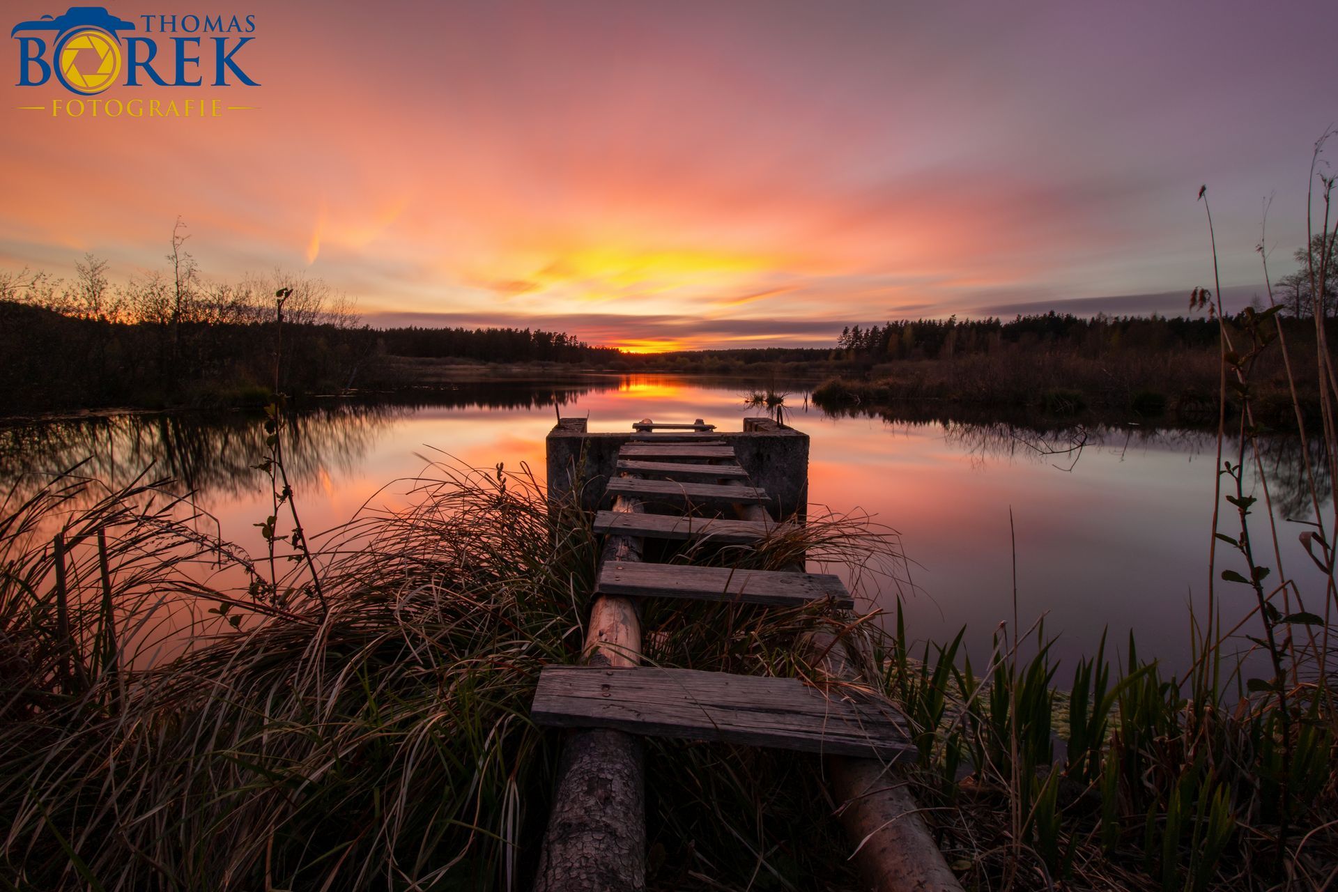 Sonnenuntergang am See mit Abendröte