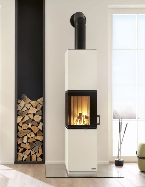 Kaminofen S10 XL Kaminofen S10 XL mit weißer Keramikverkleidung