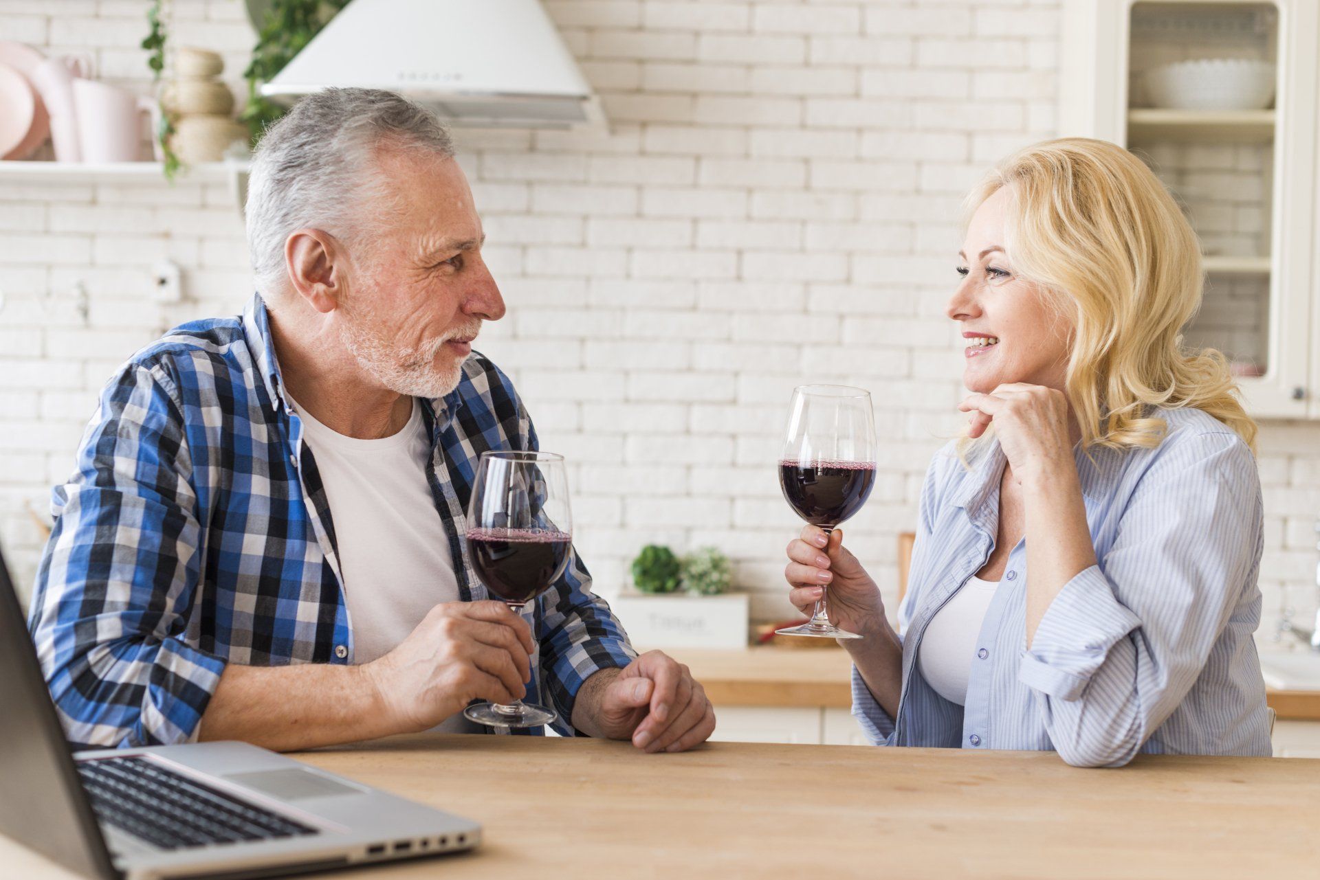 Découvrez un concept unique. Depuis votre canapé, laissez-vous guider par votre