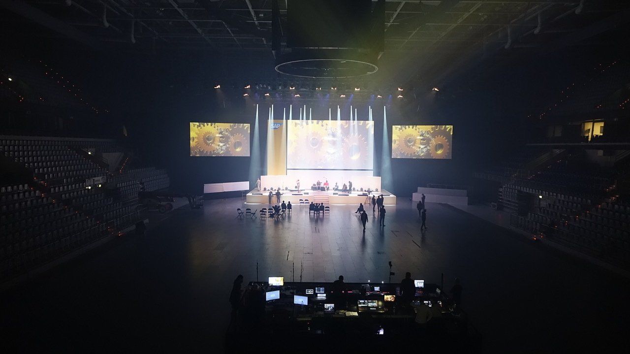 Generalprobe: Blick auf die riesige Bühne