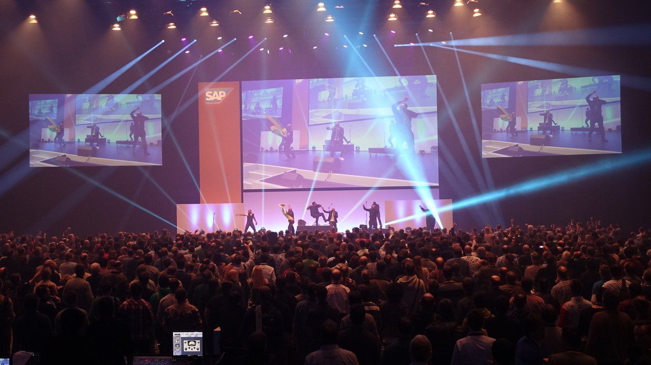 SAP Abschlussfeier: Musiker rocken die Bühne