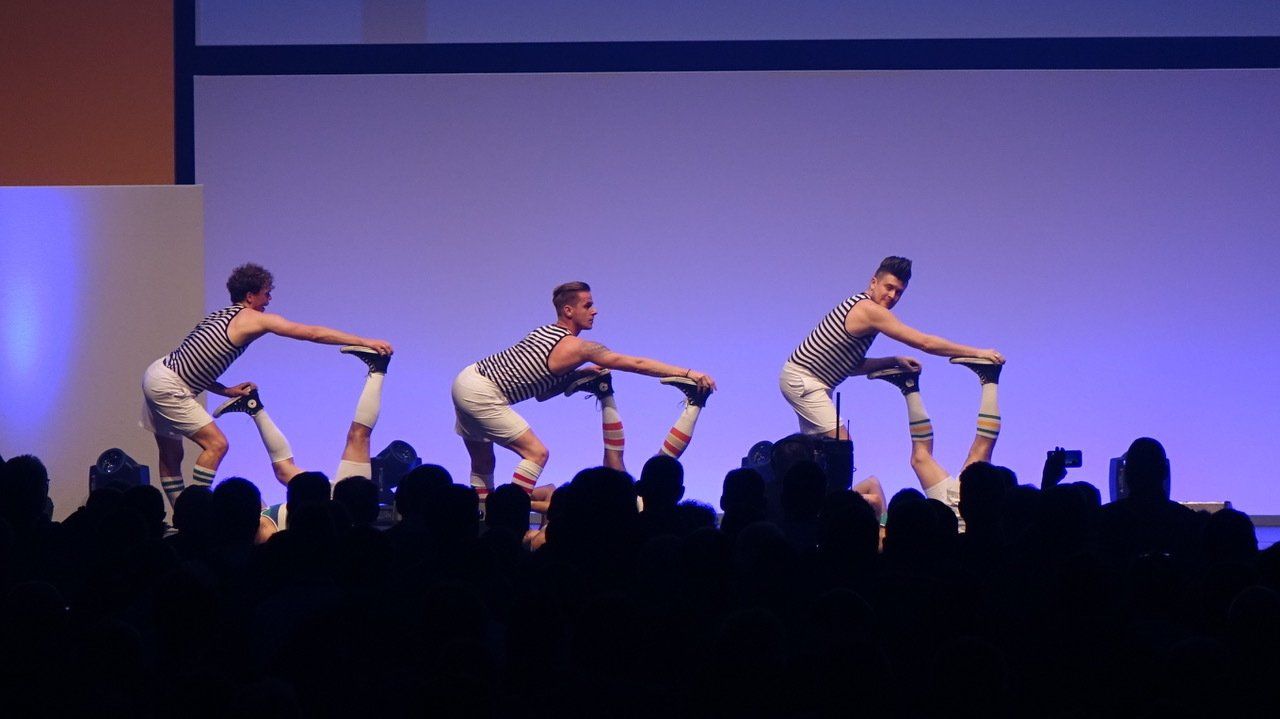 SAP Abschlussfeier: Akrobatik auf der Bühne