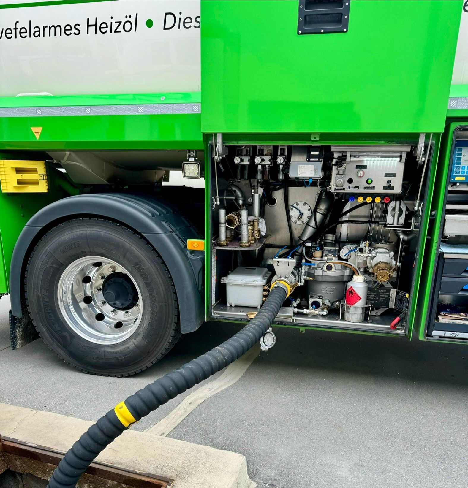 Dieselkraftstoffe und HVO100