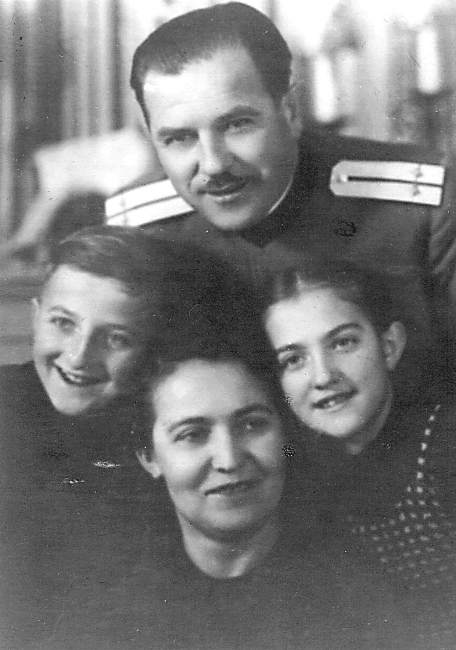 Début 1941, Borka et Nikola Kalabic avec leurs enfants Milan et Miriana