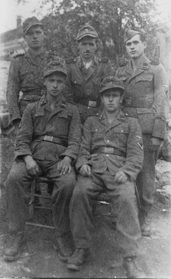 Membres de la 13e division Waffen-SS