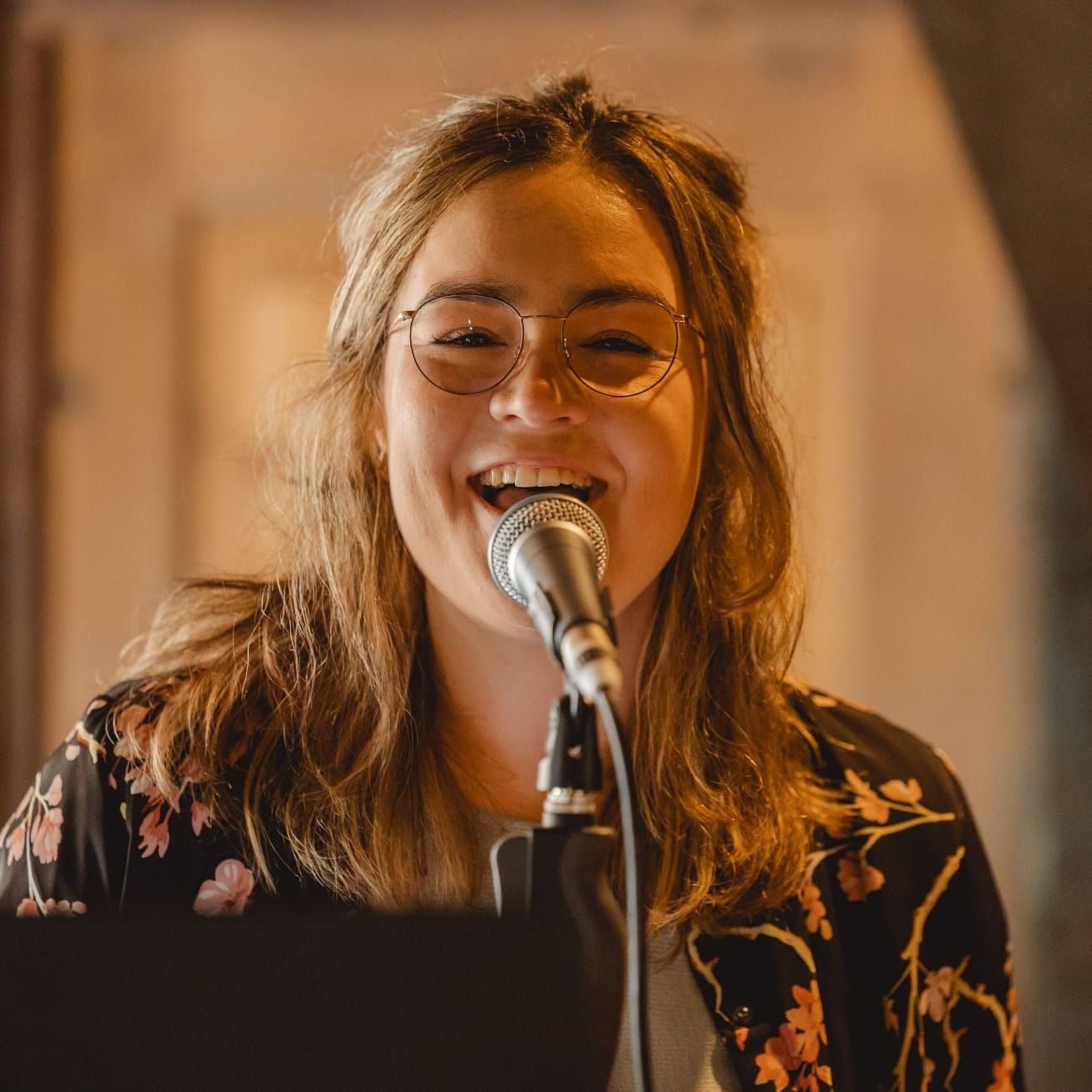 rabeasingt Rabea Schildt singt auf einer standesamtlichen Hochzeit | Foto: Gilbert Studios | Trauung Standesamt Jesteburg