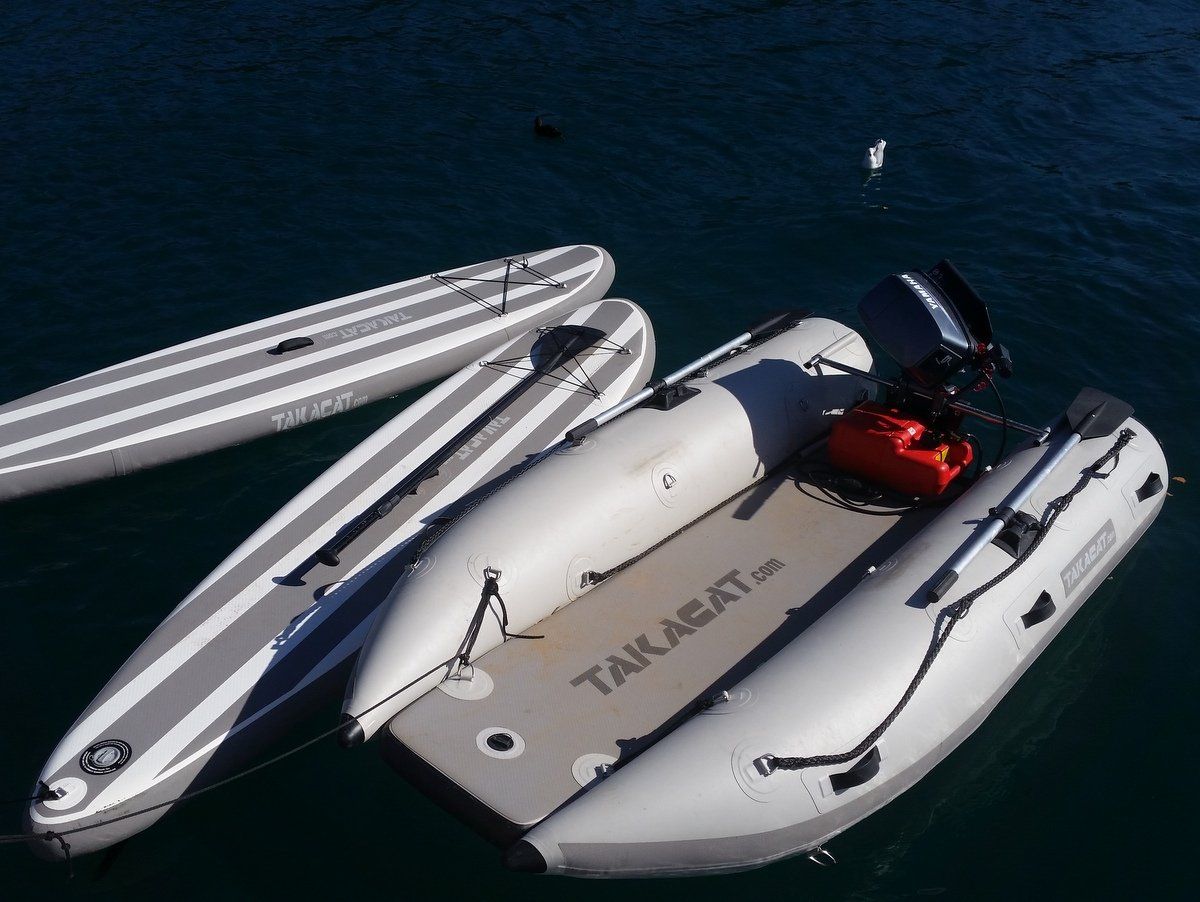 TAKACAT - bateaux pneumatiques catamarans avec SUP