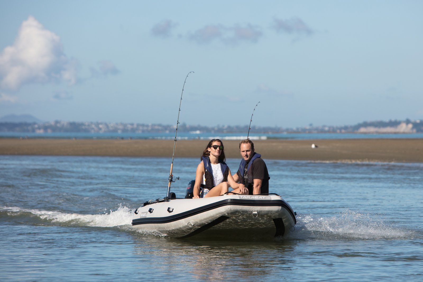 TAKACAT - bateaux pneumatiques catamarans