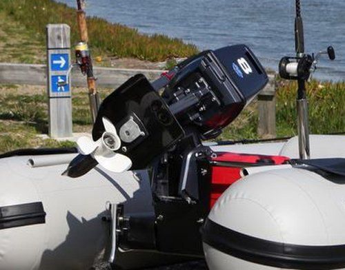 TAKACAT - bateaux pneumatiques catamarans avec hydrofoil