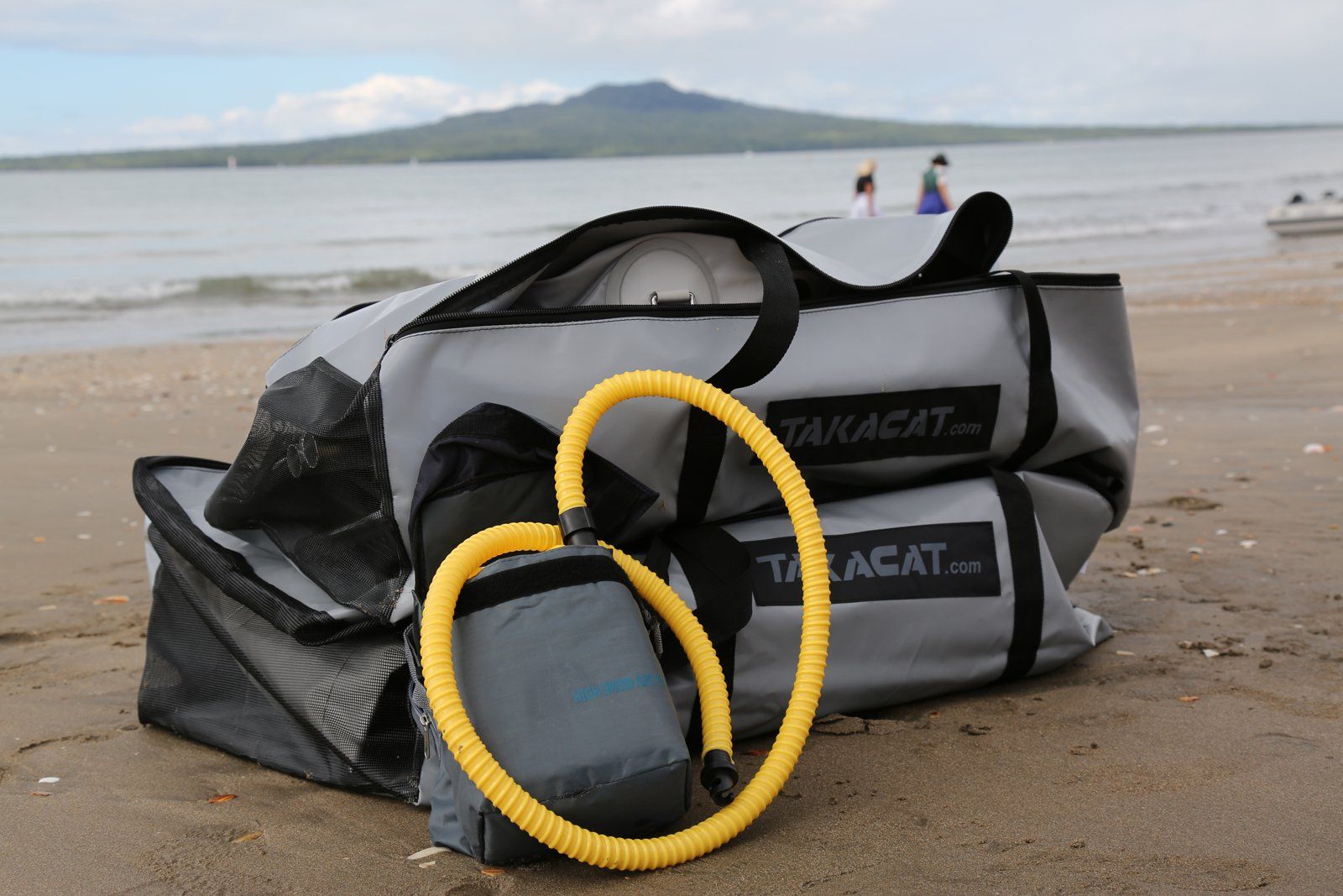 TAKACAT - bateaux pneumatiques catamarans