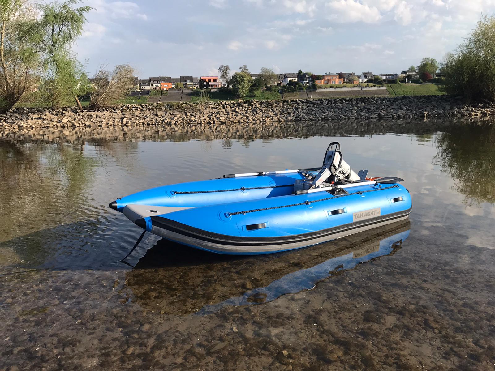 Takacat inflatable boat 300LX in blue1 Takacat inflatable boat 300LX in blue1