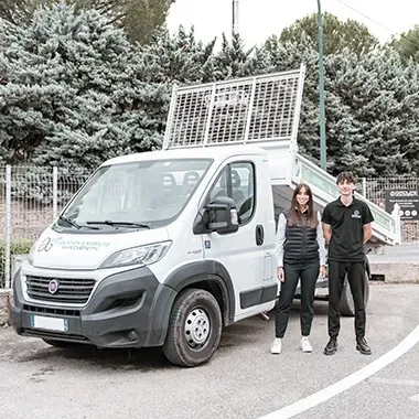 L'équipe Location et Mobilité Gualchierotti sont à votre disposition ! Photos de l'équipe Location et Mobilité Gualchierotti Automobiles