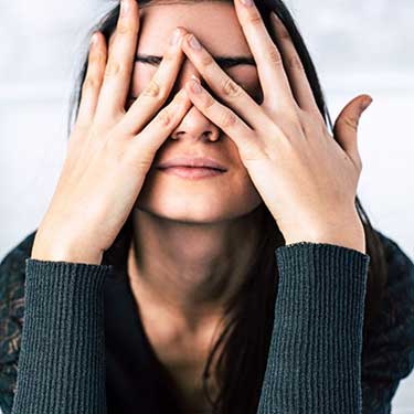 Suffering from Gritty, Sore, Blurry Dry Eyes? Book in for a Dry Eye Assessment now dry eye, gritty eyes, sore eye, blephx, mgd, meibomian gland dysfunction, blepharitis