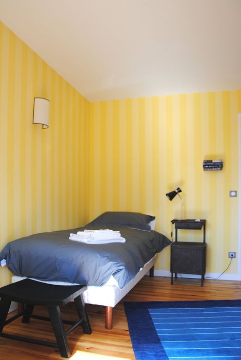 #architecte #architectelyon #architectesaintefoyleslyon #chantier #renovation #extension #surélévation #maisonmoderne #permisdeconstruire #pland'architecte Aurelia Foyatier Architecte Lyon - Aurelia Foyatier Architecte Sainte Foy les Lyon - chantier - renovation maison - extension maison - agrandissement maison - maison dans l'ouest de Lyon - architecture moderne et design - claustrat, verrière, bso, ral 7016