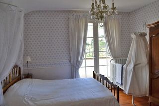 #architecte #architectelyon #architectesaintefoyleslyon #chantier #renovation #extension #surélévation #maisonmoderne #permisdeconstruire #pland'architecte Aurelia Foyatier Architecte Lyon - Aurelia Foyatier Architecte Sainte Foy les Lyon - chantier - renovation maison - extension maison - agrandissement maison - maison dans l'ouest de Lyon - architecture moderne et design - claustrat, verrière, bso, ral 7016