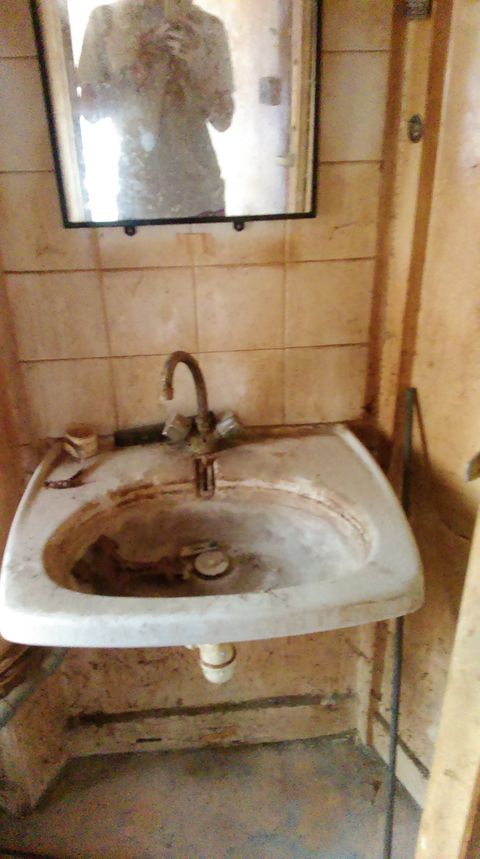 #architecte #architectelyon #renovation #extension #surélévation #maisonmoderne #permisdeconstruire #pland'architecte Aurelia Foyatier Architecte Lyon - Architecte Sainte Foy les Lyon - renovation maison - extension maison - agrandissement maison - maison dans l'ouest de Lyon - architecture moderne et design - claustrat, verrière, bso, ral 7016