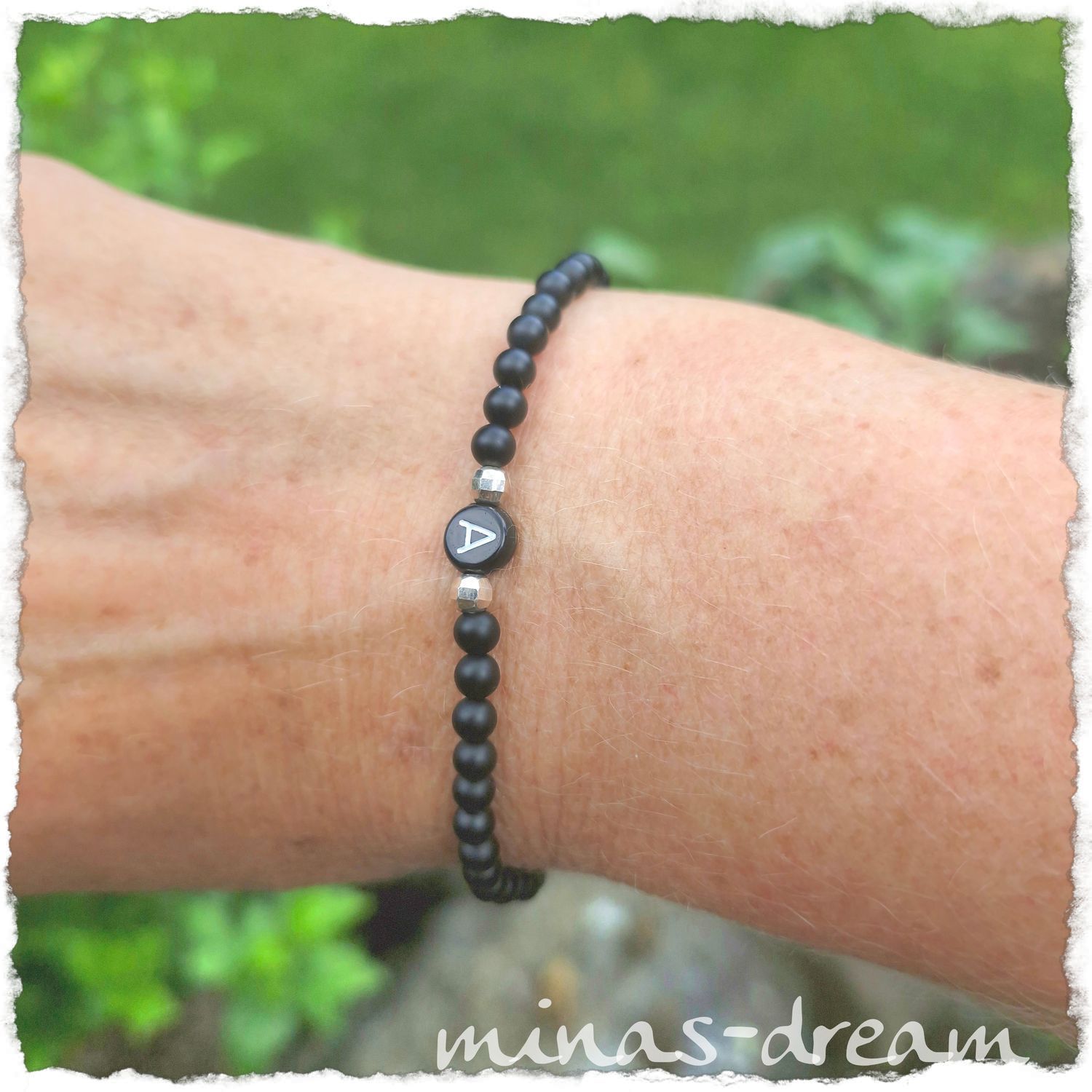 Initialenarmband aus Onyx
