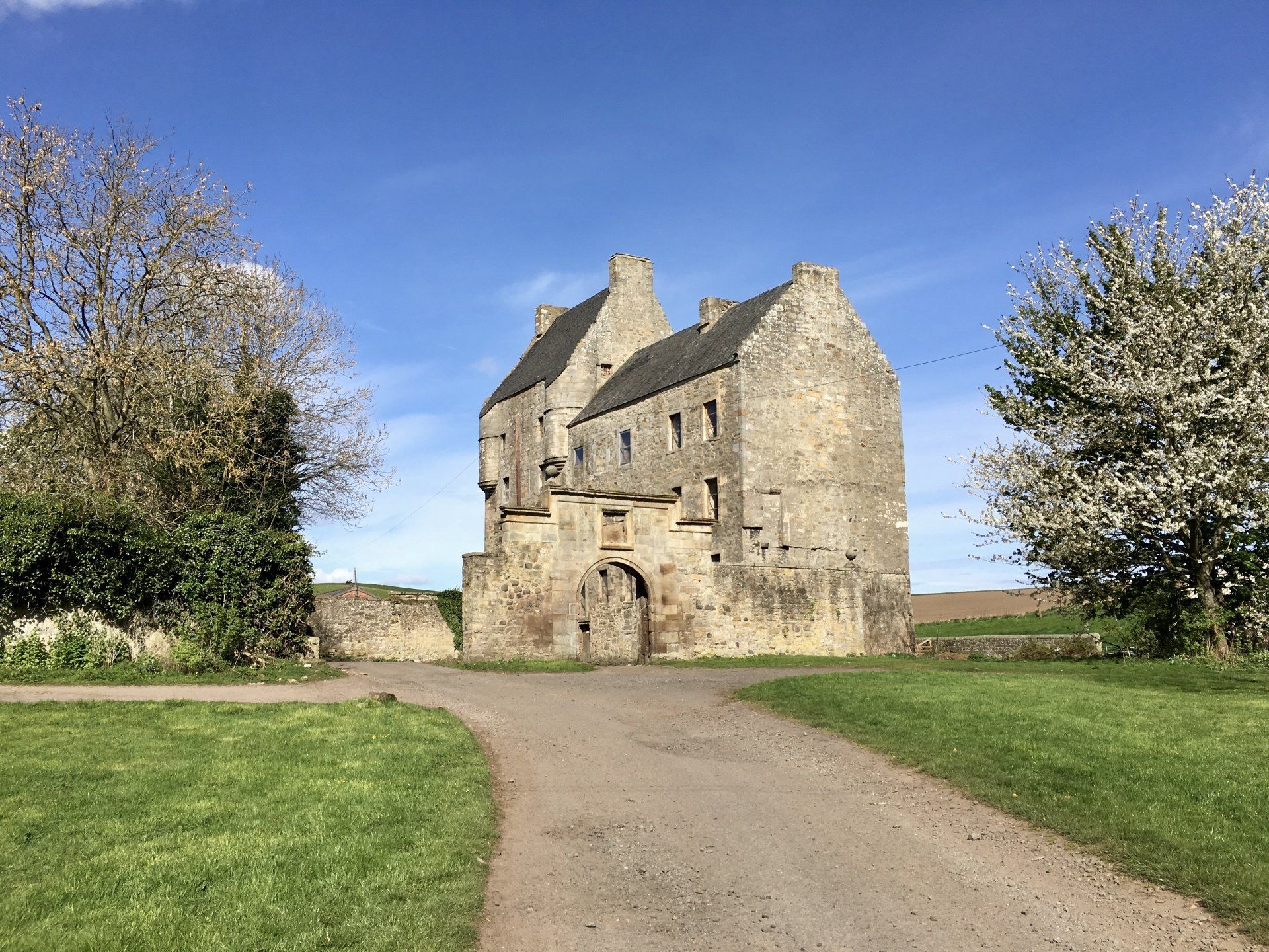 Midhope Castle pictured on a 3 day outlander tour.
