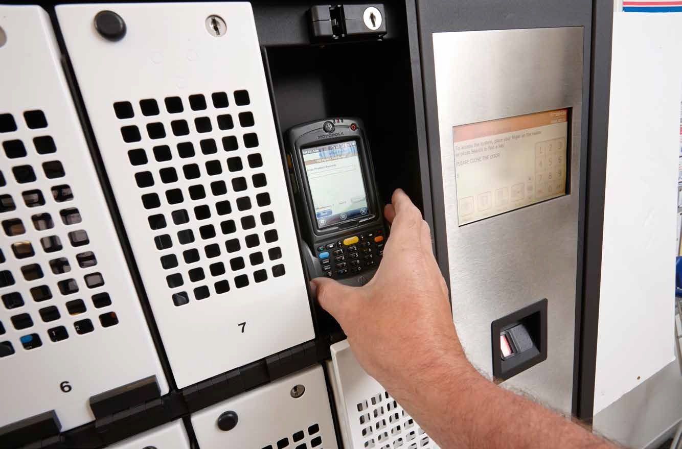 Intelligente elektronische Fachanlage für die Objektsicherung im Einzelhandel