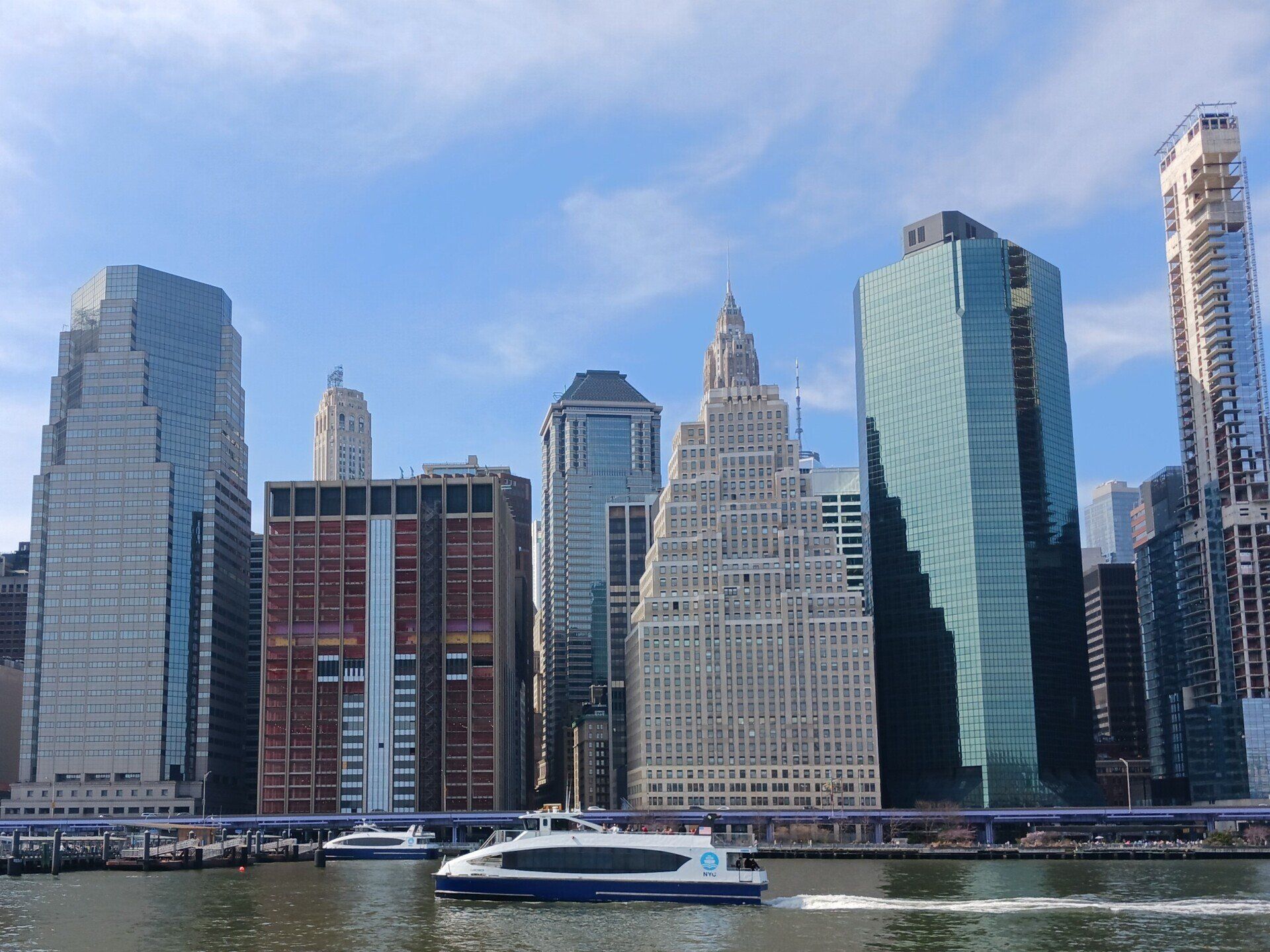 Financial District vom East River aus gesehen