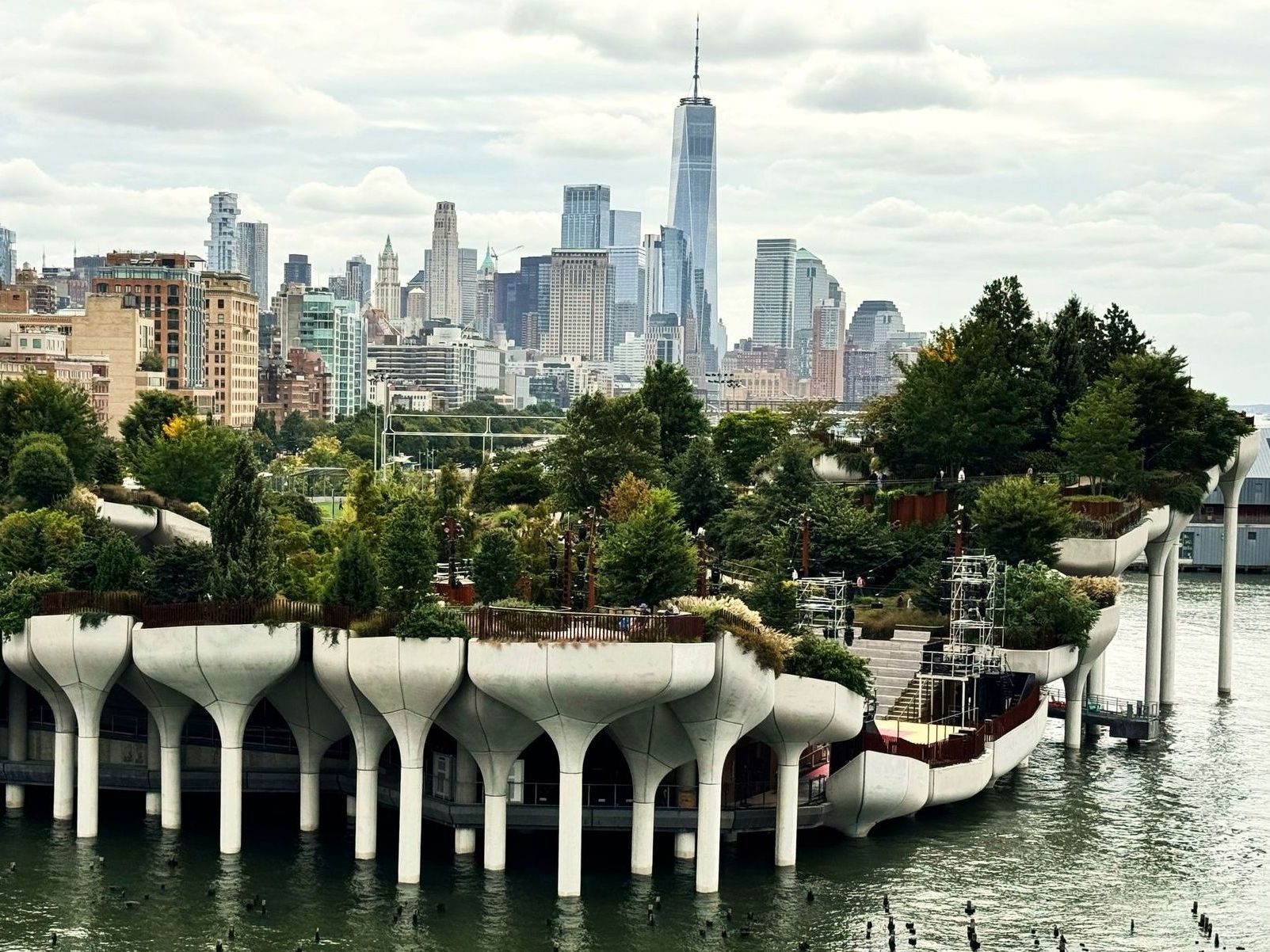 Little Island beim New York Stadtrundgang durch Chelsea New York Stadtrundgang über die High Line bis Littel Island