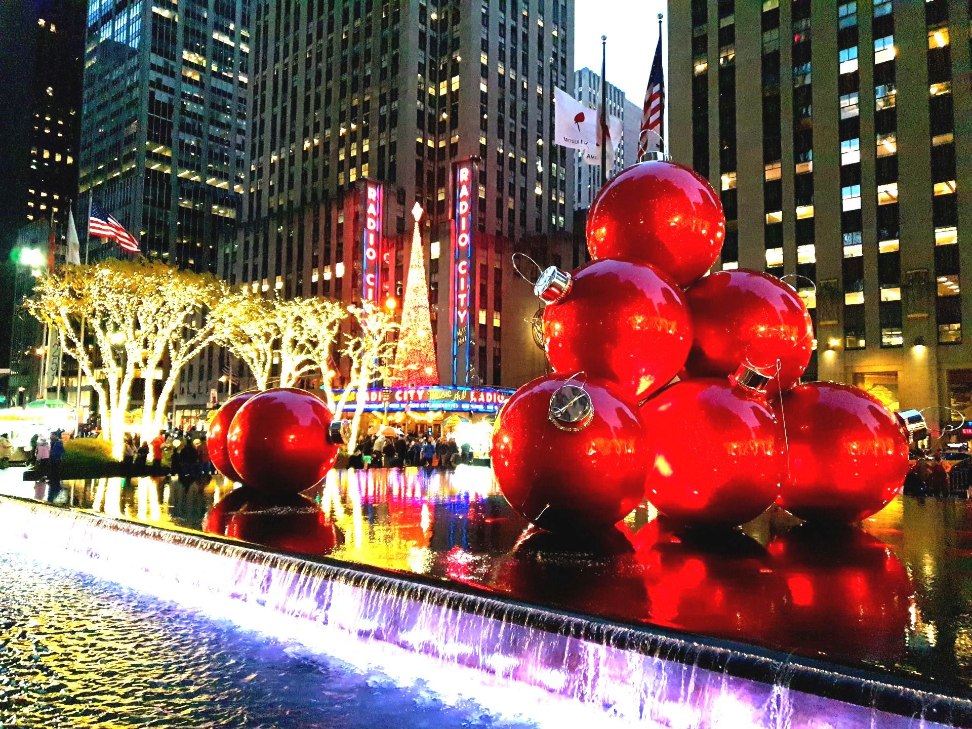 Ein New York Spaziergang auf der 6th Avenue zur Weihnachtszeit Weihnachten in New York ein Spaziergang von TreffpunktNewYork