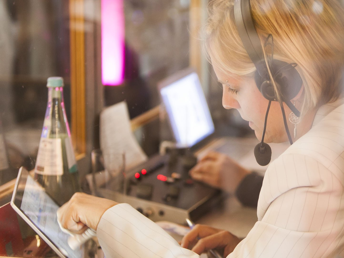 Anja Rütten Simultandolmetschen Anja Rütten Simultandolmetschen