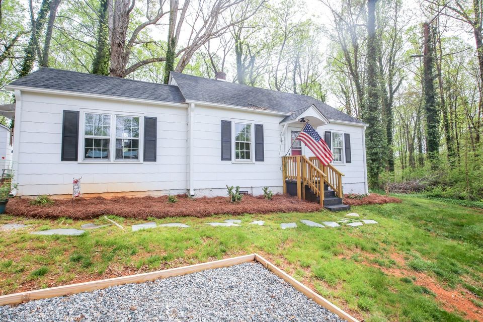 2101 Brookhurst St Winston Salem NC 27106 2101 Brookhurst St Winston Salem NC 27106